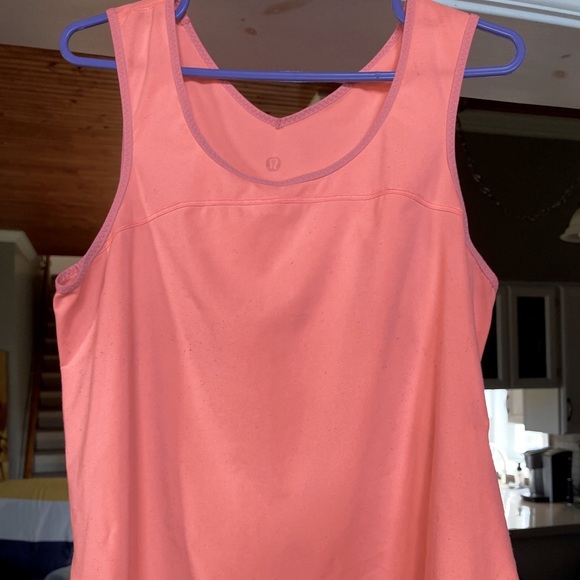 Lululemon tank